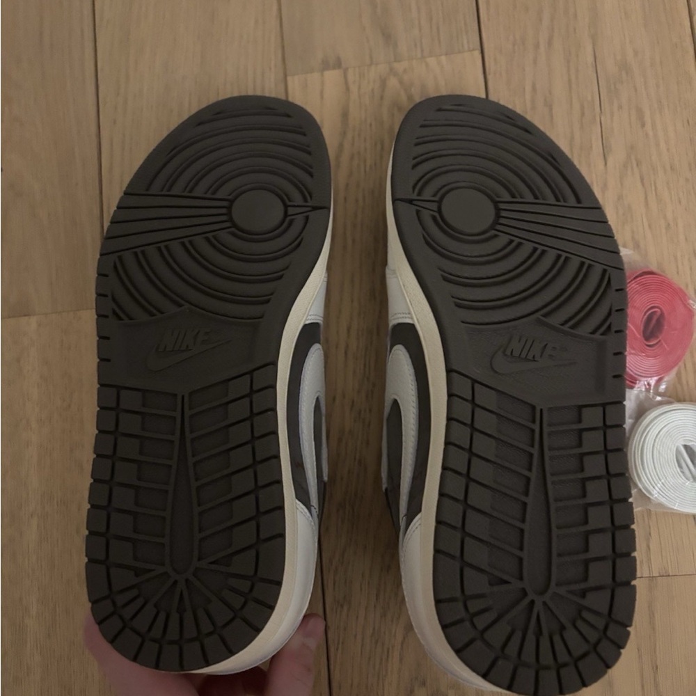 DM7866 162 Air Jordan 1 Retro Low OG SP Travis Scott Reverse Mocha - Picture 3 of 5